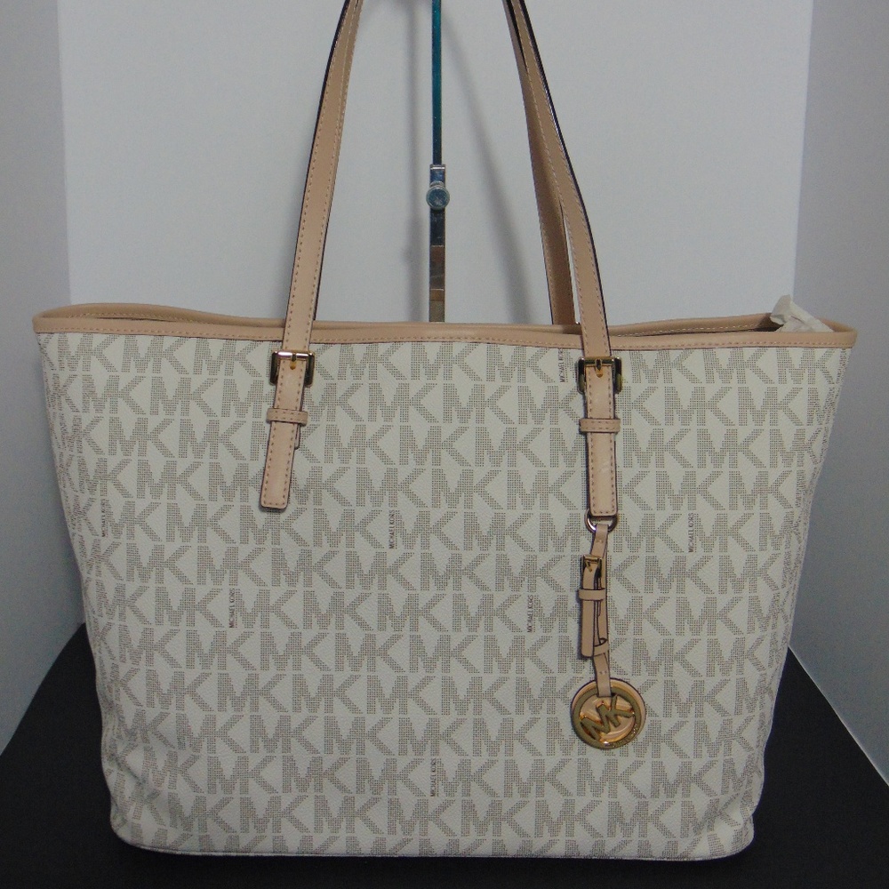 ❌SOLD❌MICHAEL KORS JET SET VANILLA TRAVEL TOTE